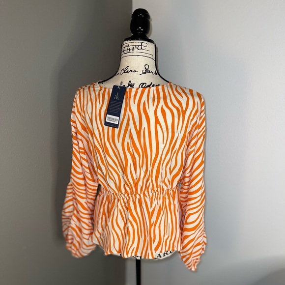 NEW- ONLY ONE LEFT! - Orange and White zebra print top - size Medium lightweight - Picture 6 of 10